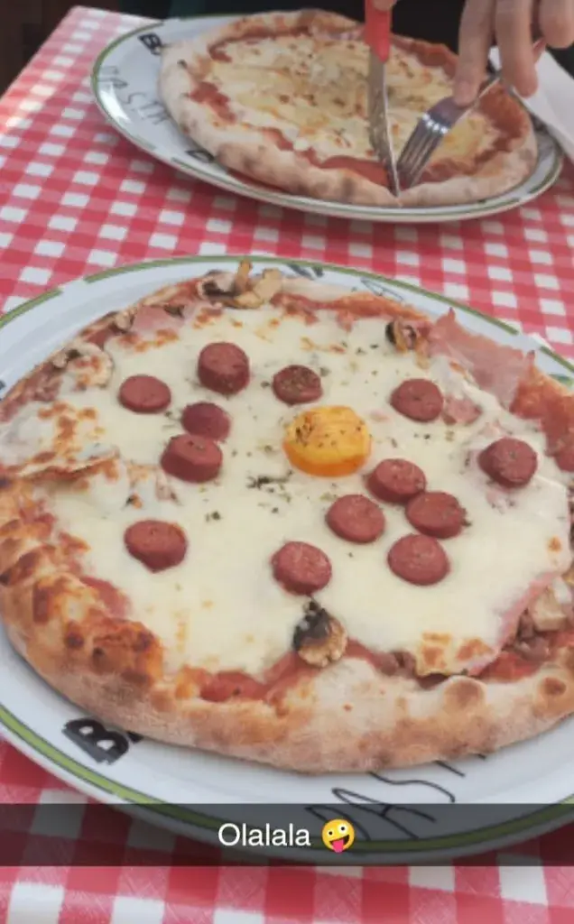 Manon Romond_Bellavita Pizzeria Friterie Homblieres_Homblières_review