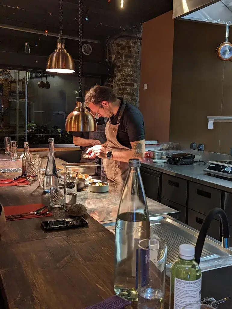 Victor Gembala_Le Vecteur_Hesdin-la-Forêt_review