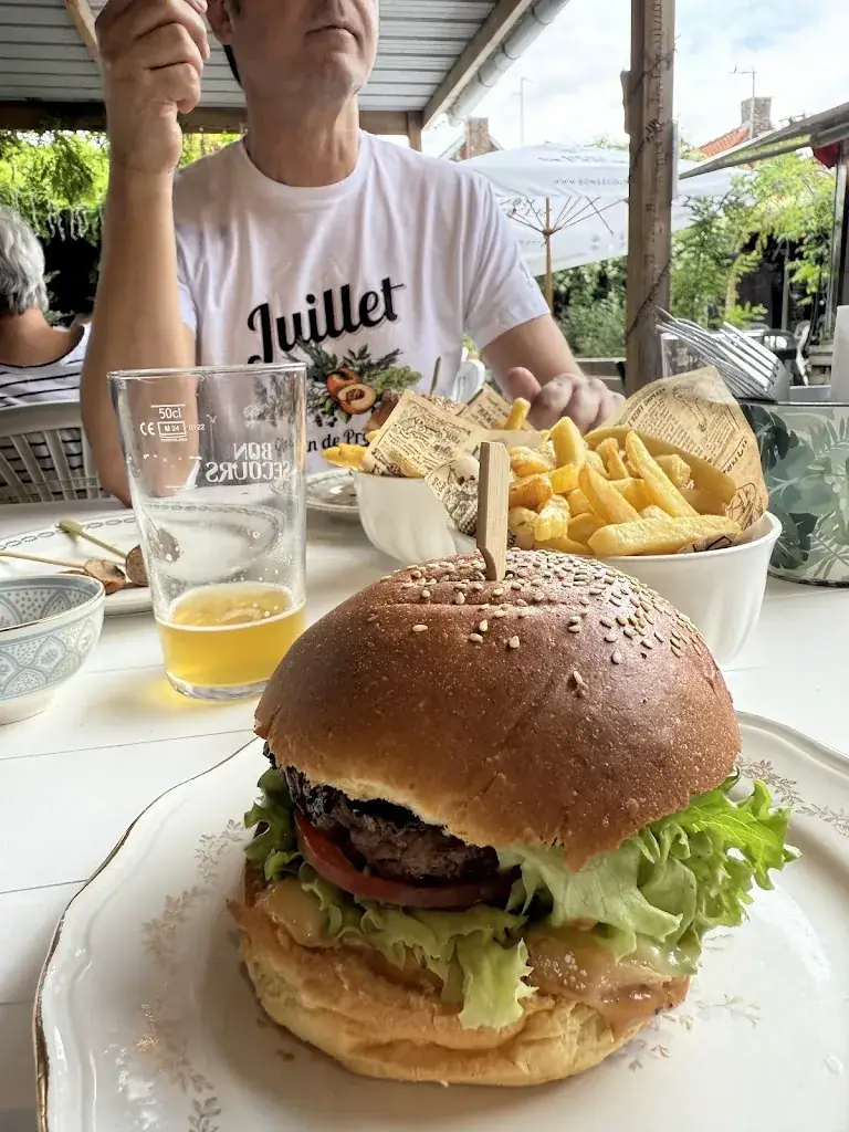 Luc Litschgi - Itinerant Bartender_Friterie L'Or D'Un_Hordain_review