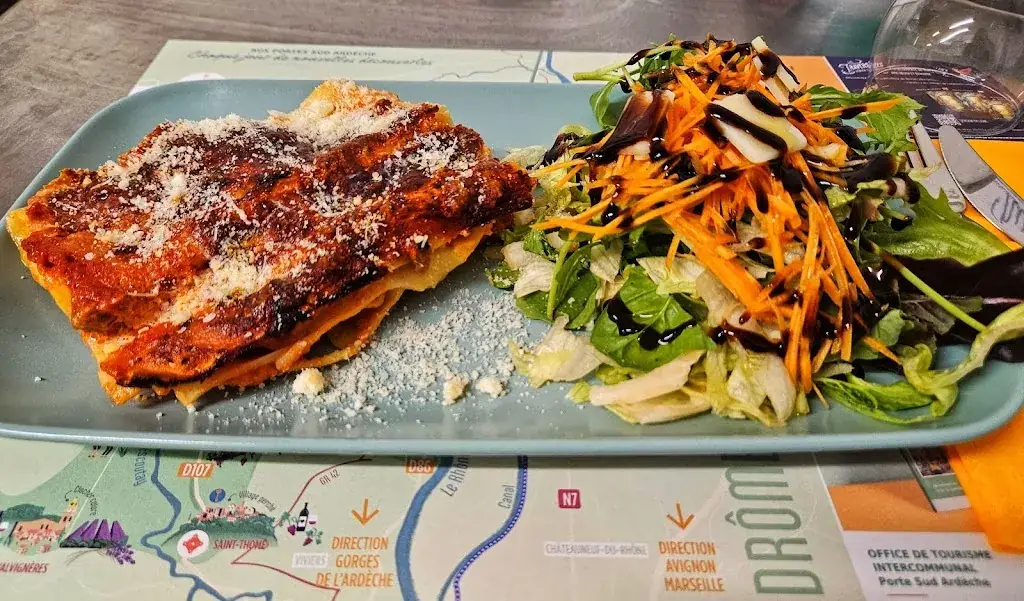 EMILIA-DIANA BUJENIȚĂ_Brasserie - Café des sports_Cruas_review