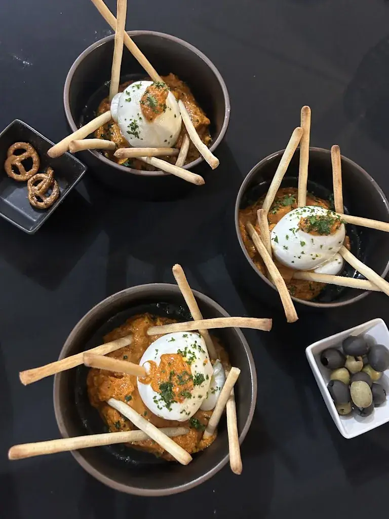 Marine Lesage_L’endroit_Hazebrouck_review