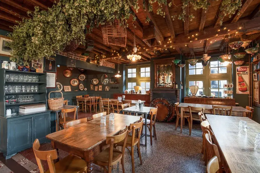 Estaminet de la Maison Commune 't Oude Wethuys restaurant in Hondeghem