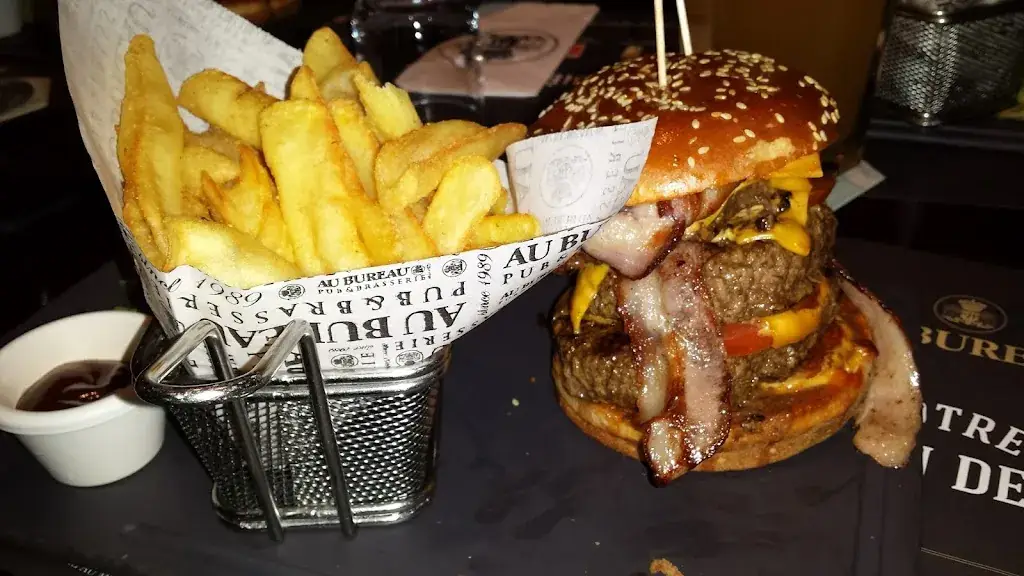 - Tomáš -_Au Bureau - Pub et Brasserie_Jaux_review