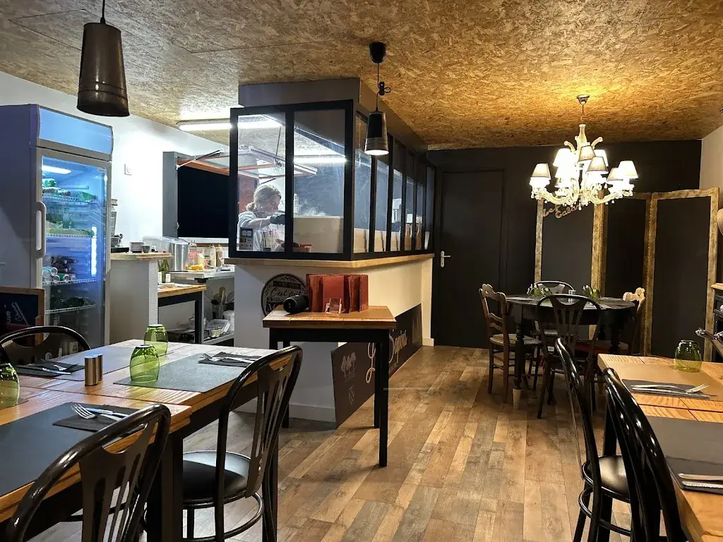 Le P'tit Cabanon restaurant in Capelle-lès-Boulogne