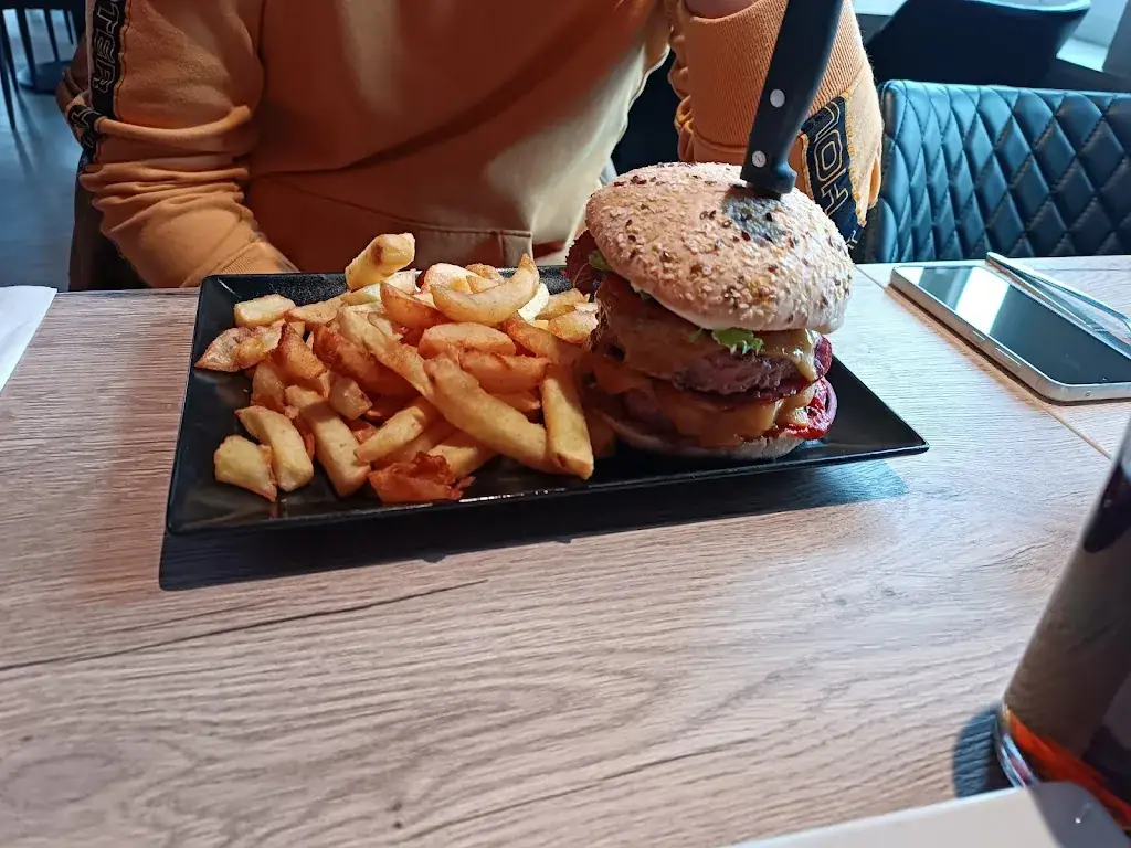 lucie roland_Place de la frite_Bassée_review