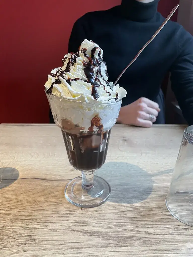 Floriane Ghier_Place de la frite_Bassée_review