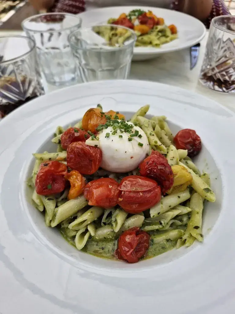 TCL_Chez Martine_Jussy_review