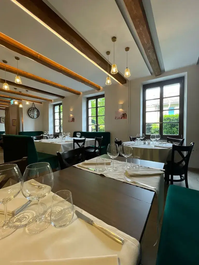 Auberge de la Couronne restaurant in Jussy