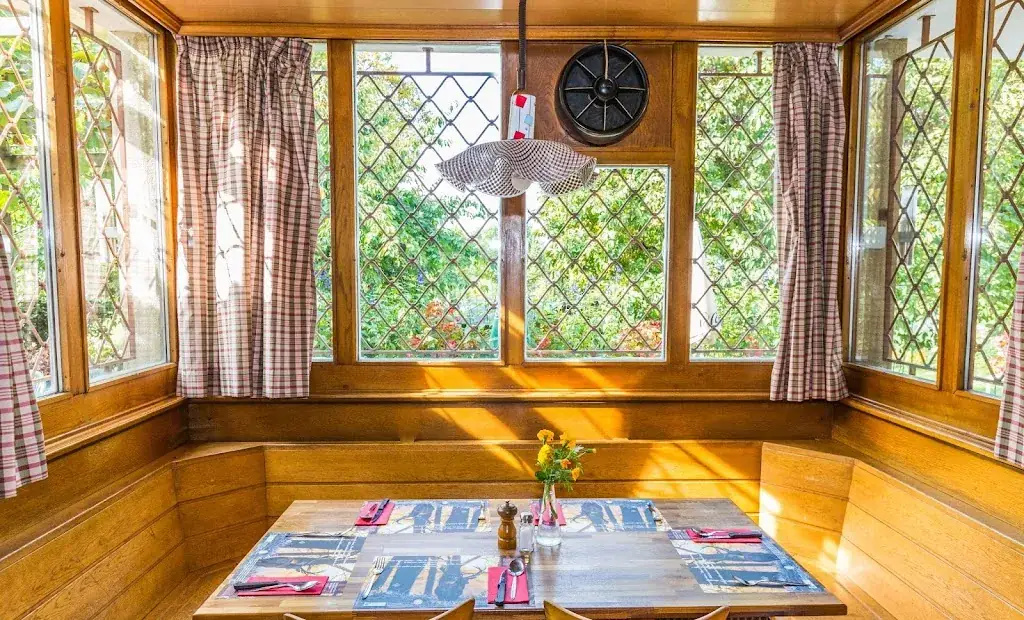 Auberge des Vieux-Chênes restaurant in Presinge