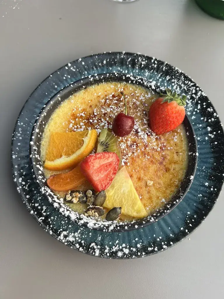 Véronique “Véro”_B rasserie des 2 Ponts_Grièges_review