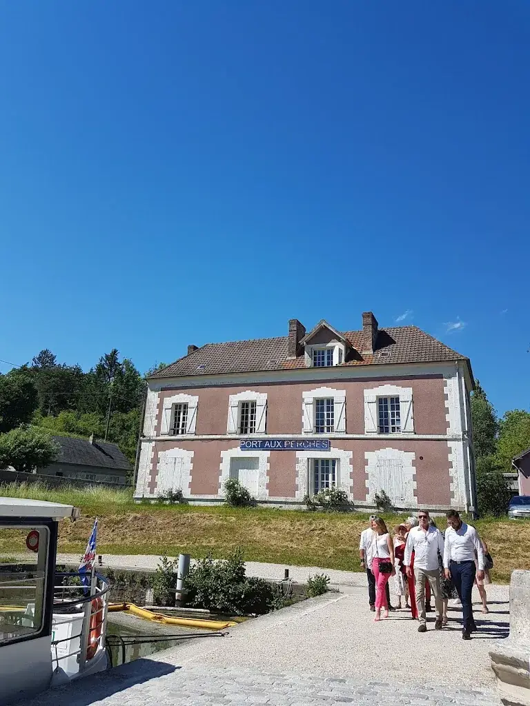 Michael Segales_Port aux Perches_Silly-la-Poterie_review