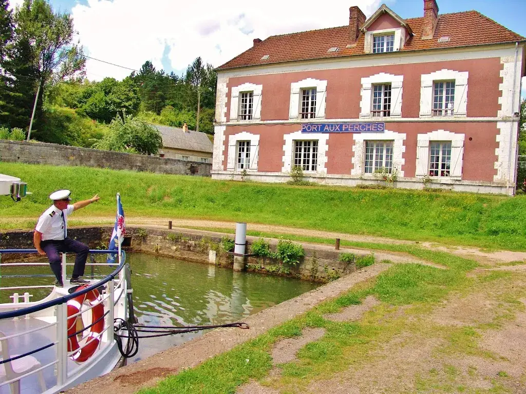 Port aux Perches_Silly-la-Poterie_slider_image_1