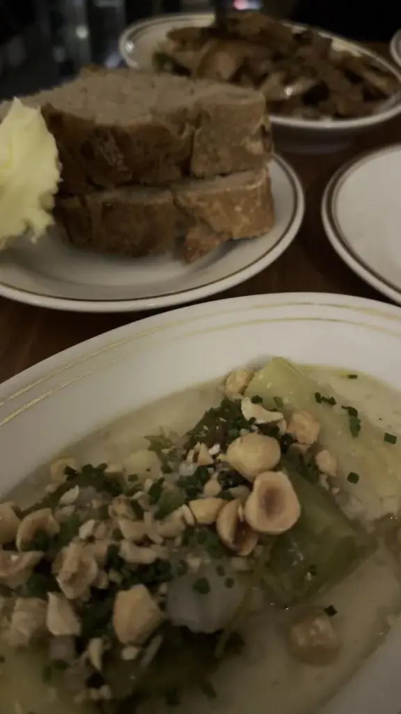 Grish240_La Bourse et La Vie_Paris_review