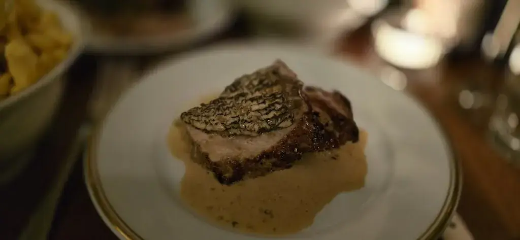 John Nguyen_La Bourse et La Vie_Paris_review