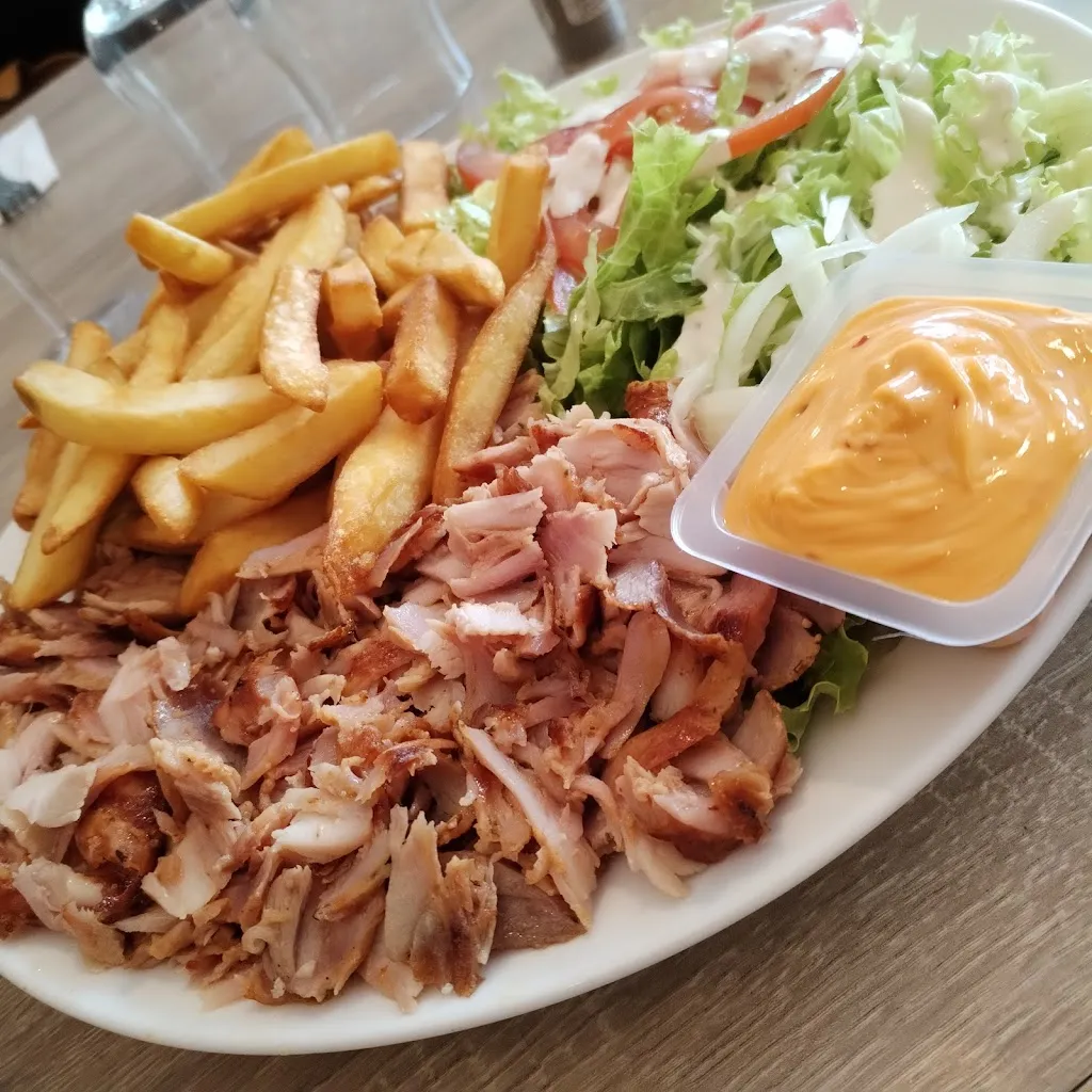 Laure nino_Le Petit Resto_Hirson_review