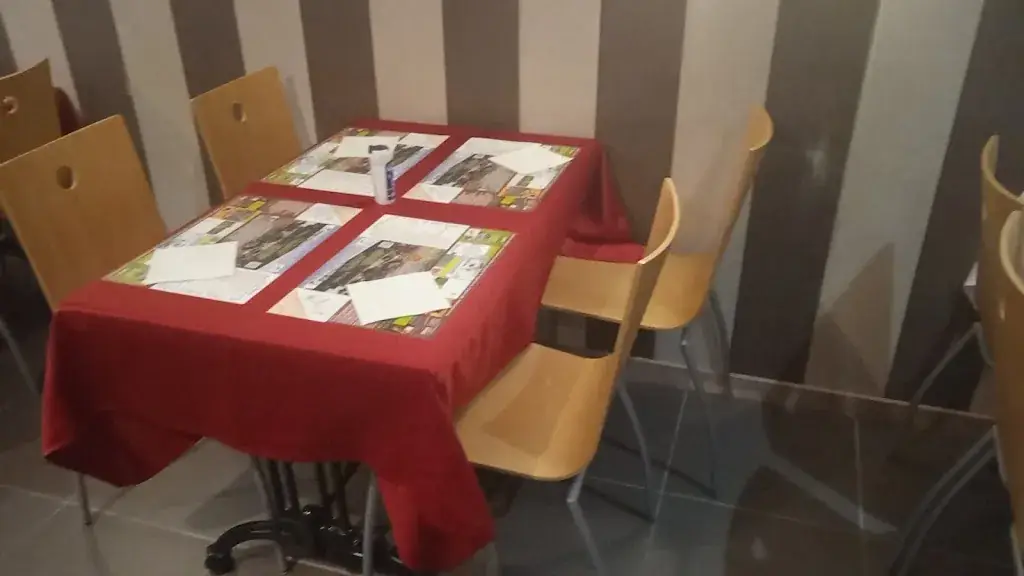 La Pyramide_Hirson_slider_image_3