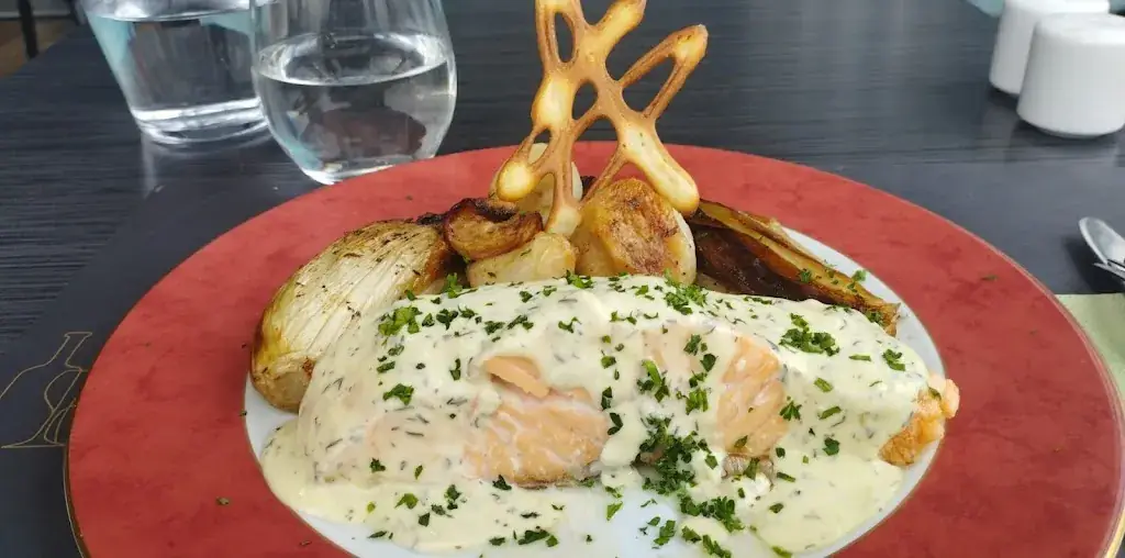 Pauline Séret_Les Agapes Bar Brasserie_Sentinelle_review