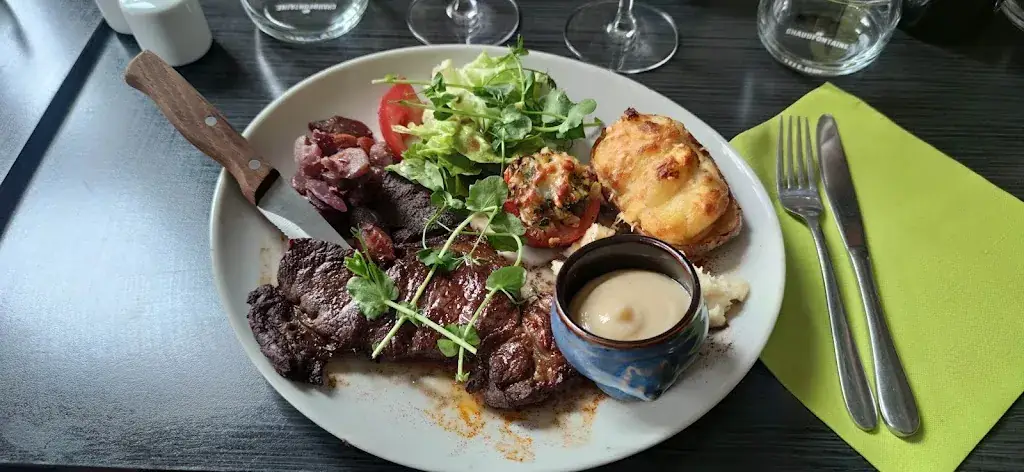 Les Agapes Bar Brasserie_Sentinelle_slider_image_3