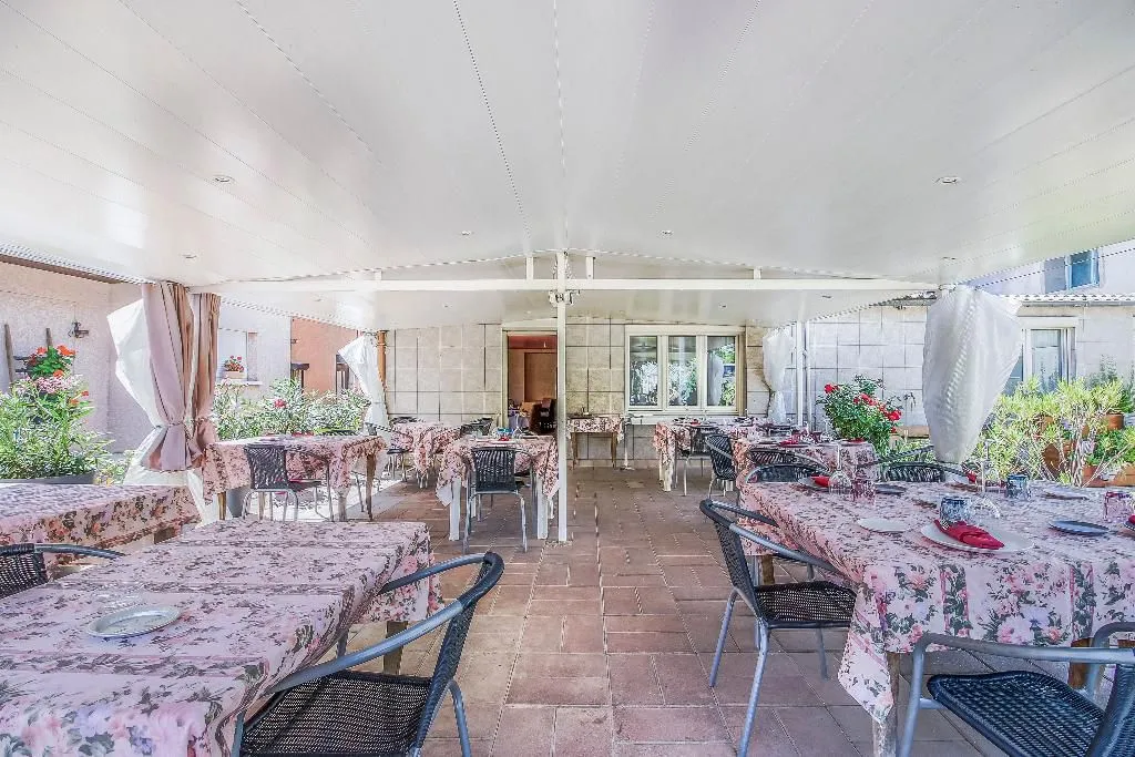 Auberge de la Mère Martinet restaurant à Cormoranche-sur-Saône