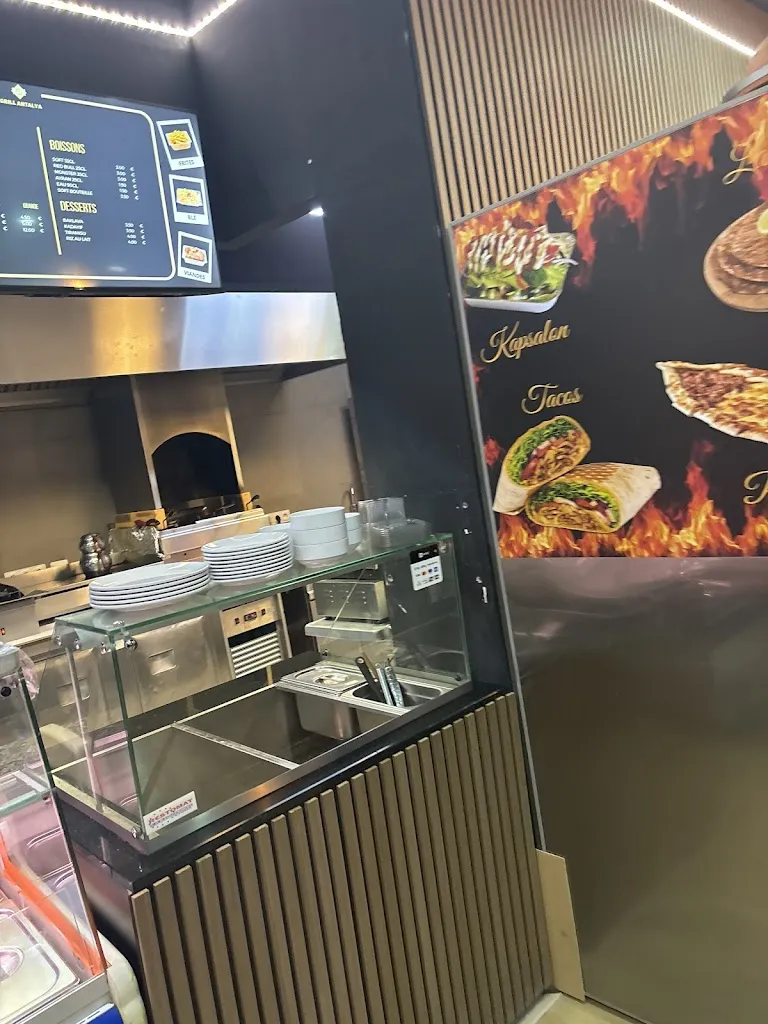 yacine tyson_Grill Antalya_Halluin_review