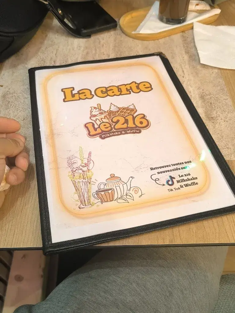 massi boukerram_Le 216 Milkshake & Waffle_Halluin_review