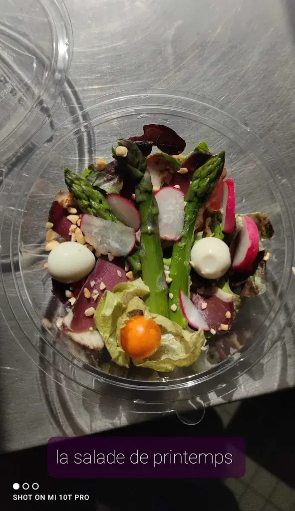 AUX BONS AMIS café restaurant_Culhat_slider_image_2