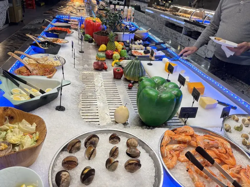 Duyen Nguyen_Le Phoenix_Roncq_review