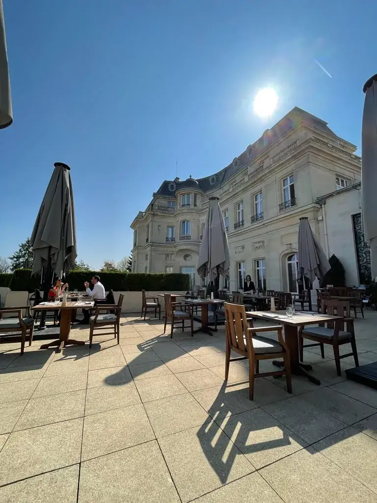 Cherry on Spot_Le Stradivarius Bar & Restaurant_Chapelle-en-Serval_review