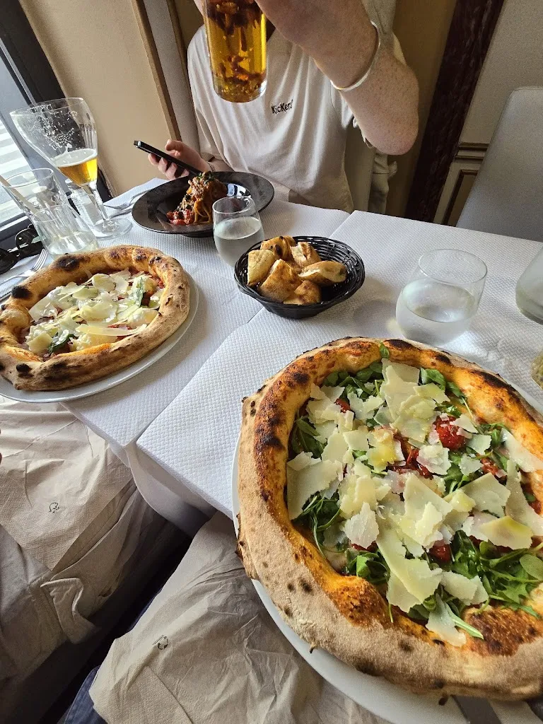 Myles M._Lokaz by Jetlagfood_Chapelle-en-Serval_review