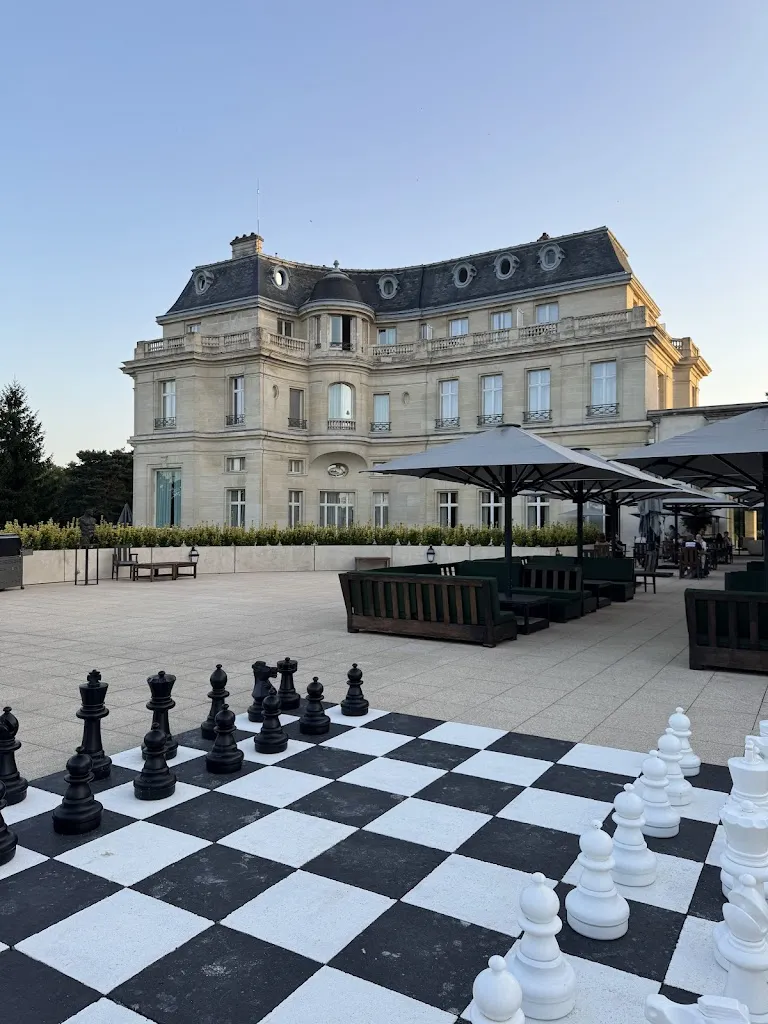 Harsh_L'Opéra, Château Hôtel Mont Royal_Chapelle-en-Serval_review