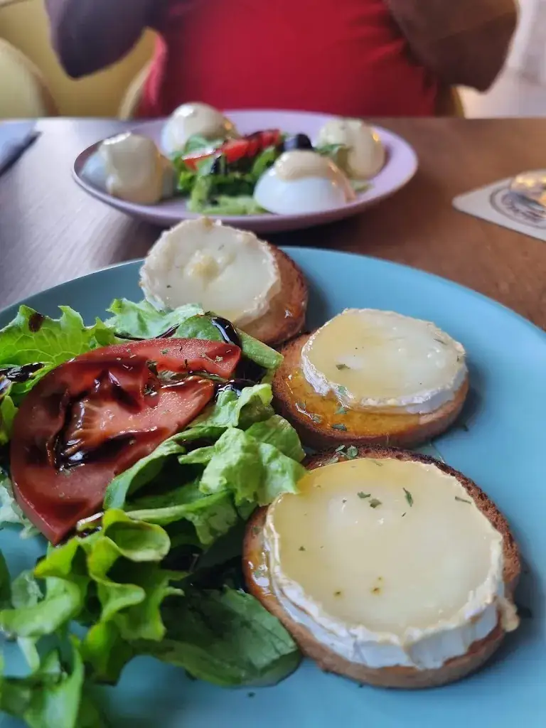 Ayana G_Restaurant Le Lysieux_Fosses_review