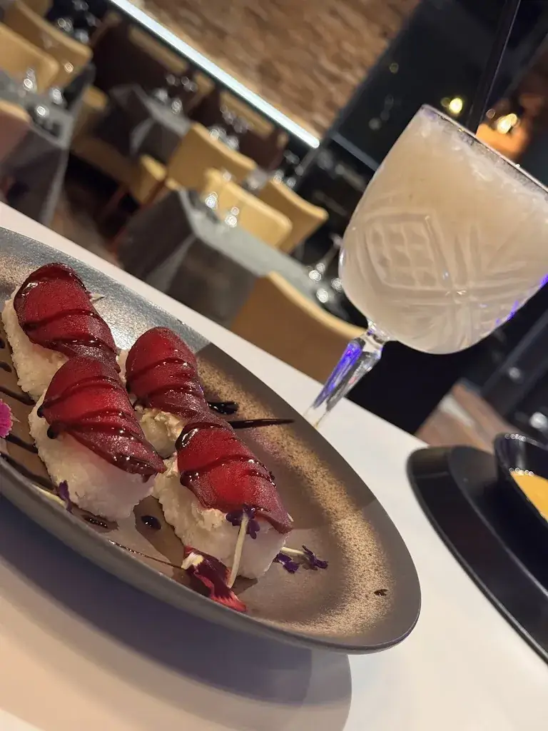 S D_MAKAØ FESTIVE DINNER_Lacroix-Saint-Ouen_review