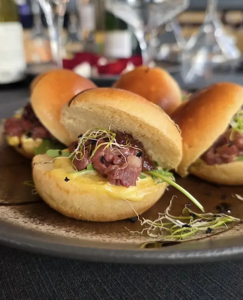 MAKAØ FESTIVE DINNER_Lacroix-Saint-Ouen_slider_image_2