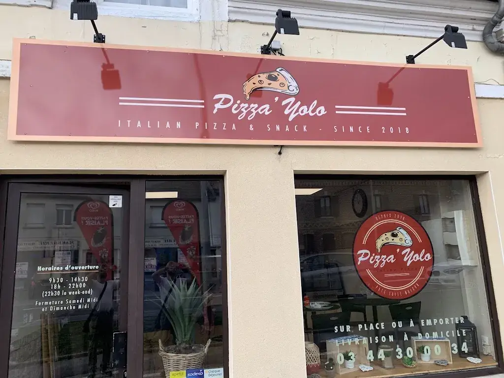 Aarón Blanco_PIZZA'YOLO_Lacroix-Saint-Ouen_review