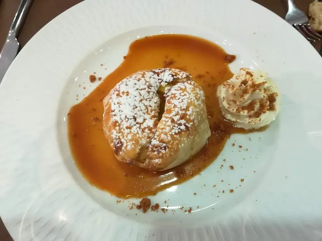 Yasmine Ben_A l'Epicerie Compiègne Sud_Lacroix-Saint-Ouen_review