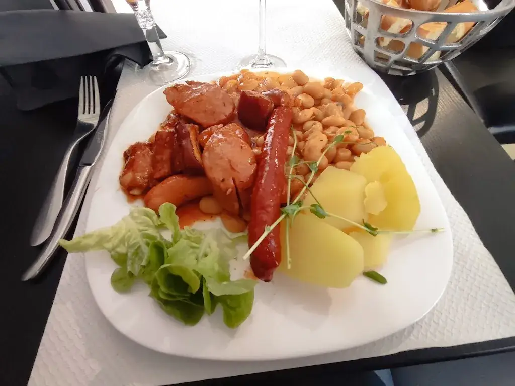 Aux Bons Amis_Esquerchin_slider_image_3