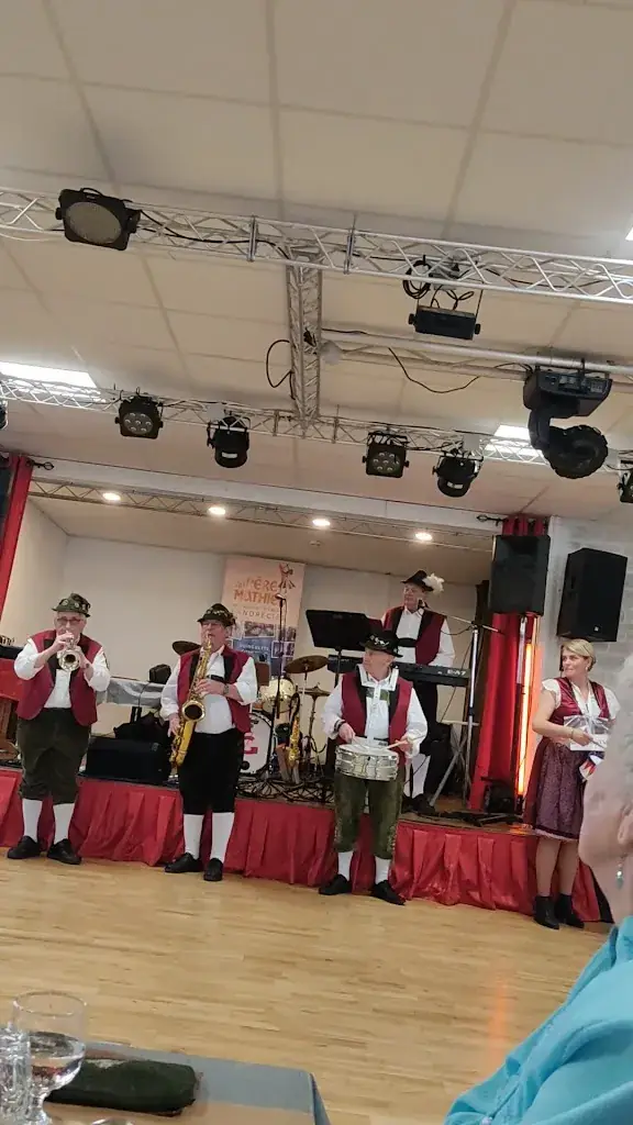 Au Père Mathieu restaurant in Landrecies