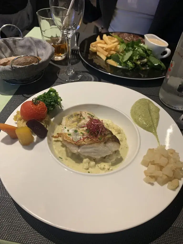 Anderson Dos Santos_Le Cosy_Lannoy_review