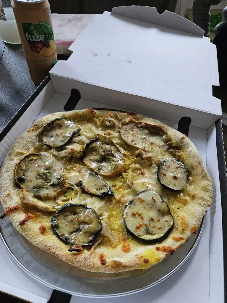 Stéphanie Vandevoorde_Distributeur de pizza_Lecelles_review