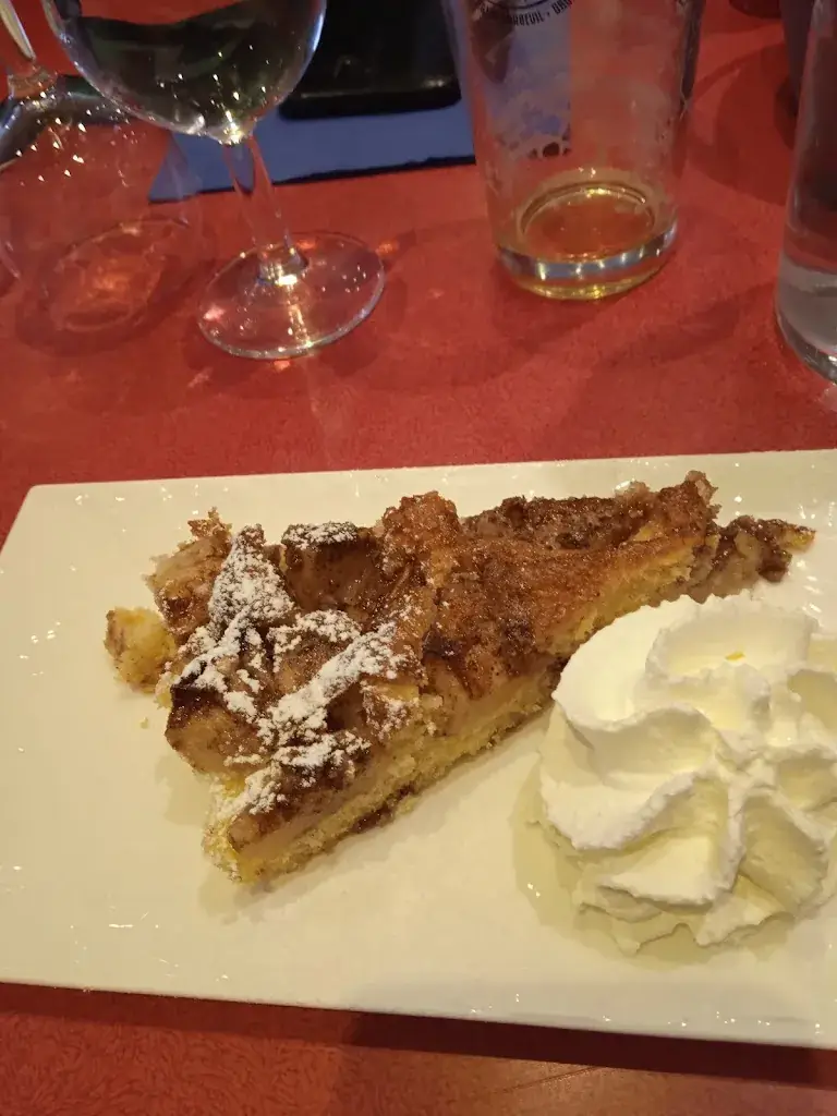 Menu_Le Globe_Crest_image_2