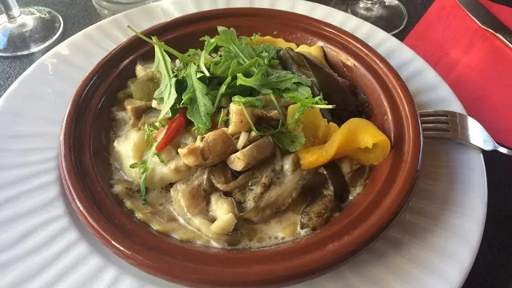 Menu_Le Globe_Crest_image_4