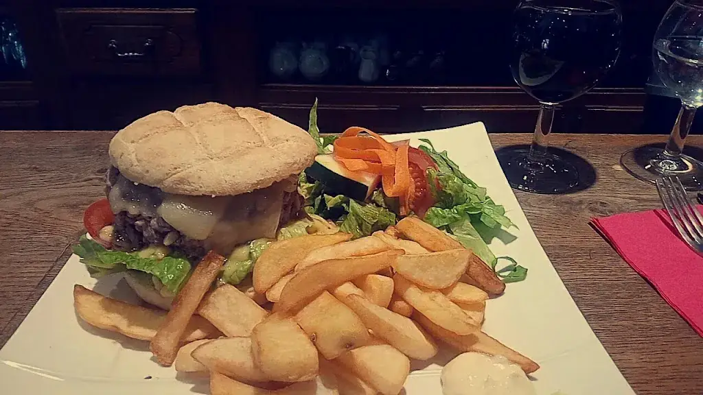 Menu_Le Globe_Crest_image_7