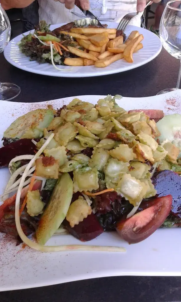 Menu_Le Globe_Crest_image_8