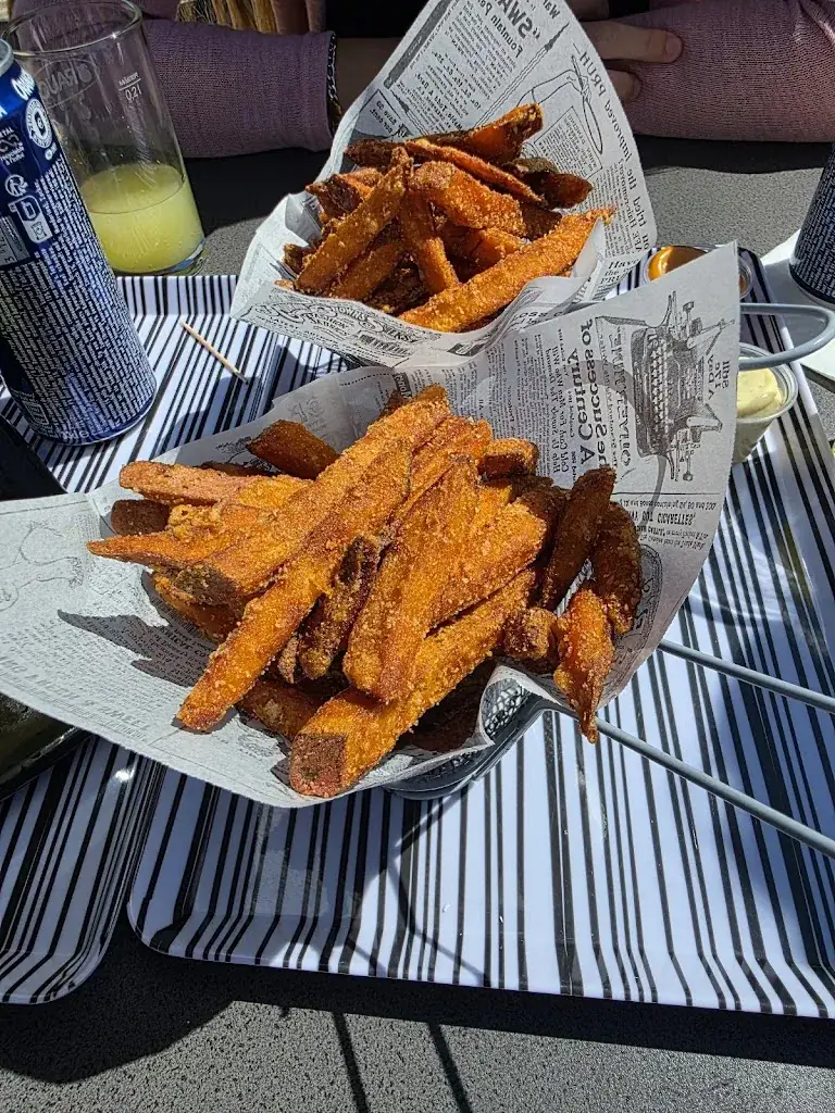 Diosito urbex urbex_Le HUB_Leffrinckoucke_review