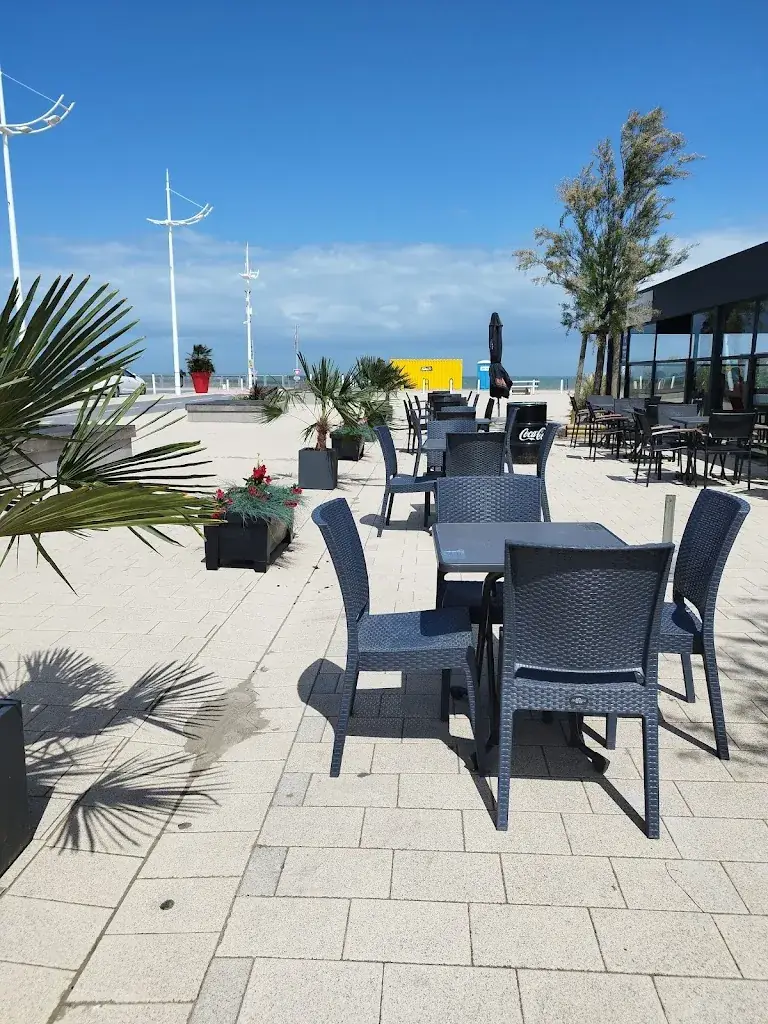 Le HUB restaurant in Leffrinckoucke