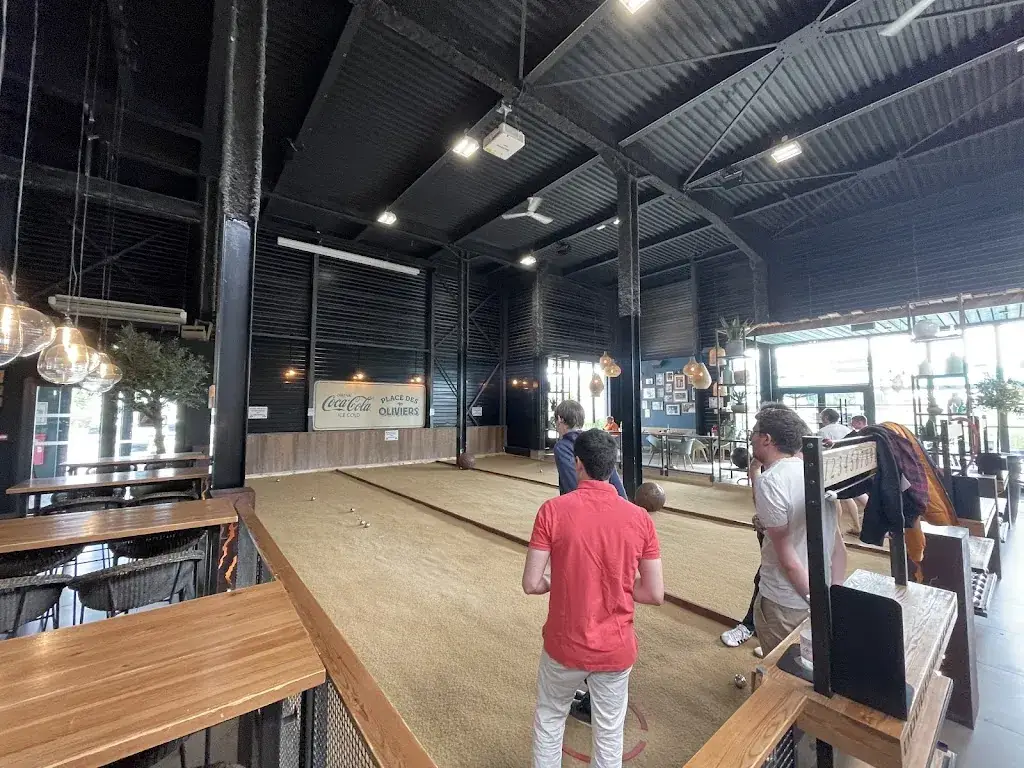 Tom Han_Place des Oliviers Lesquin_Lesquin_recensione