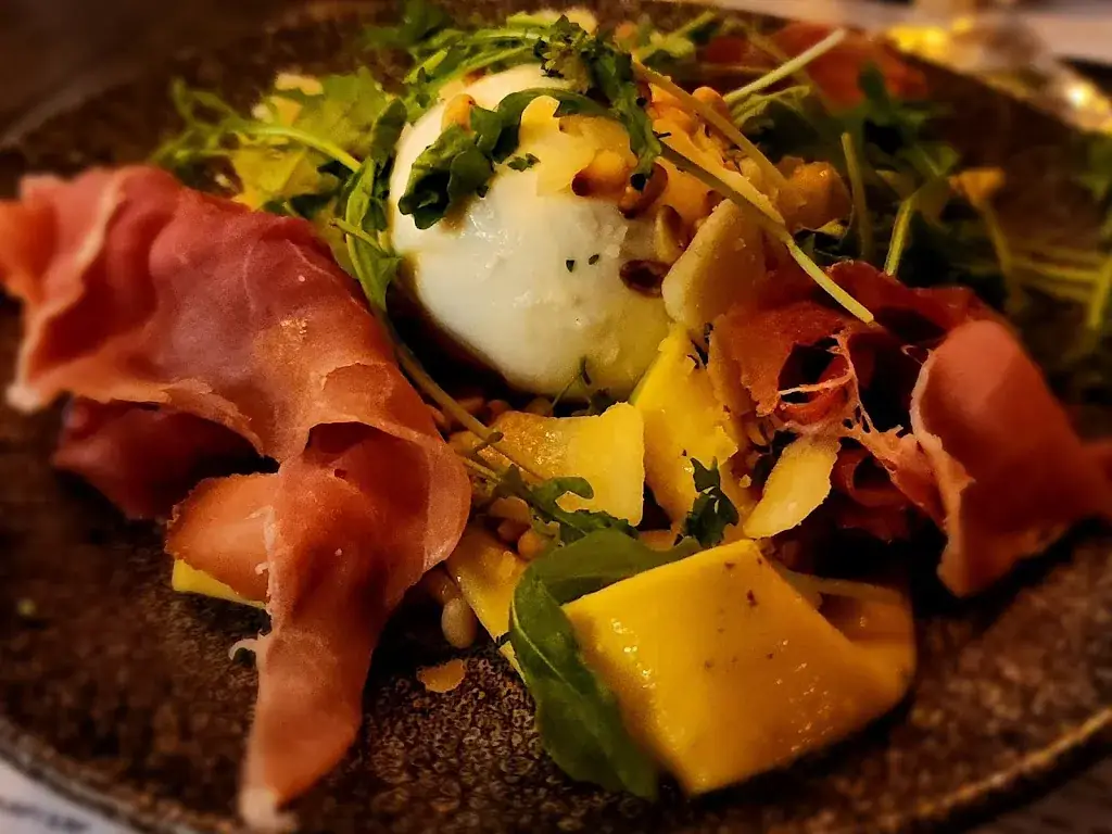 chris schenian_Place des Oliviers Lesquin_Lesquin_recensione