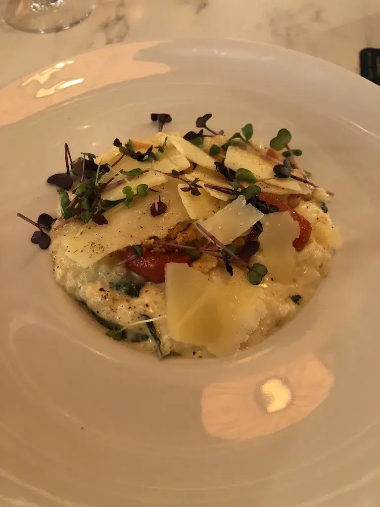 alejandra sibaja_Opa Restaurant_Lesquin_review