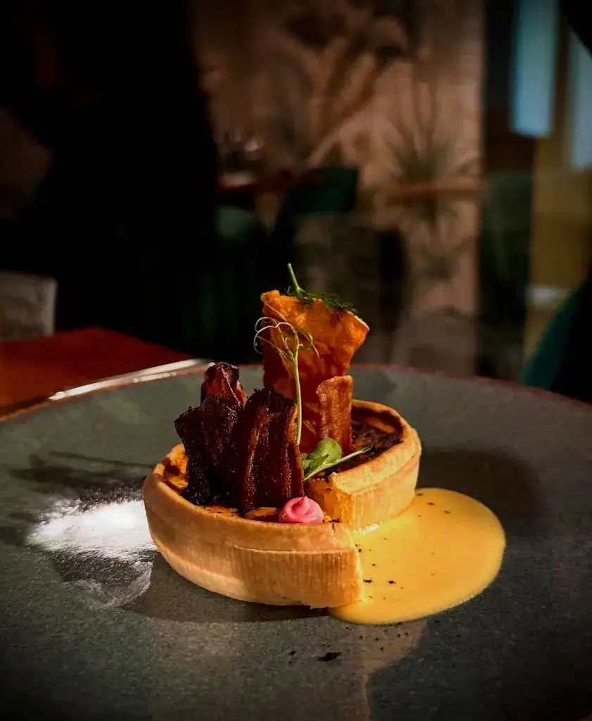 Le Monument_Lens_slider_image_2