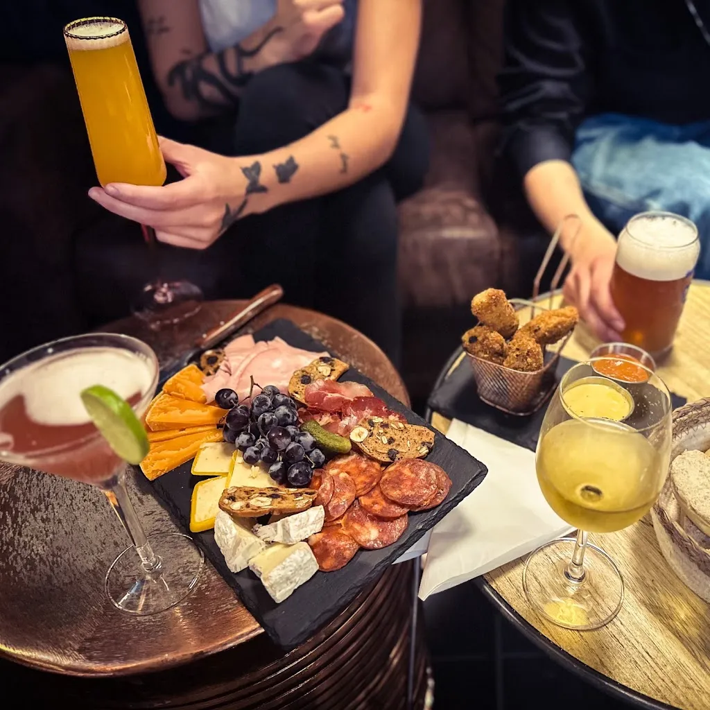 L’ImBeertinence Lens_Lens_slider_image_2